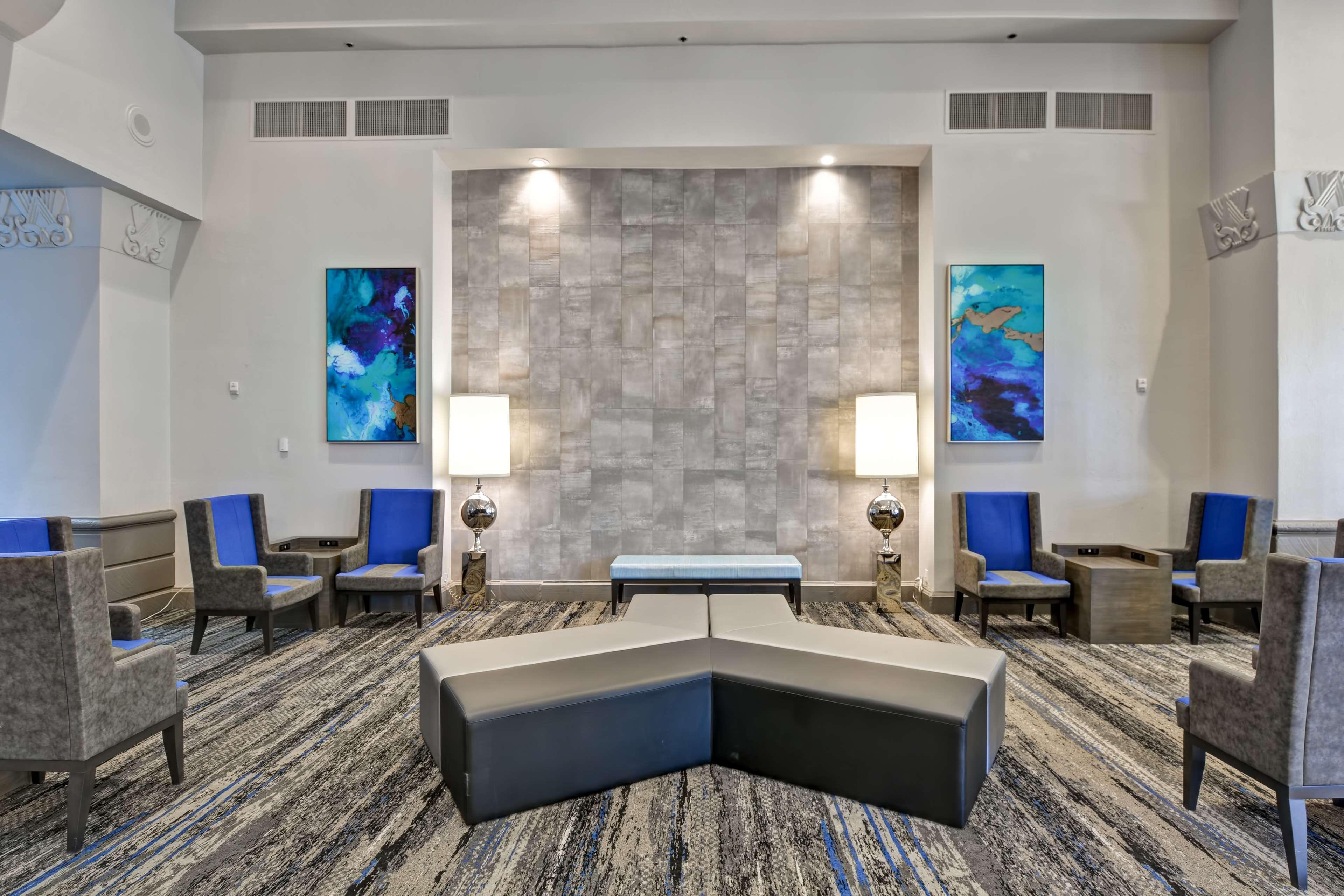 Hotel Embassy By Hilton Miami International Airport 4*