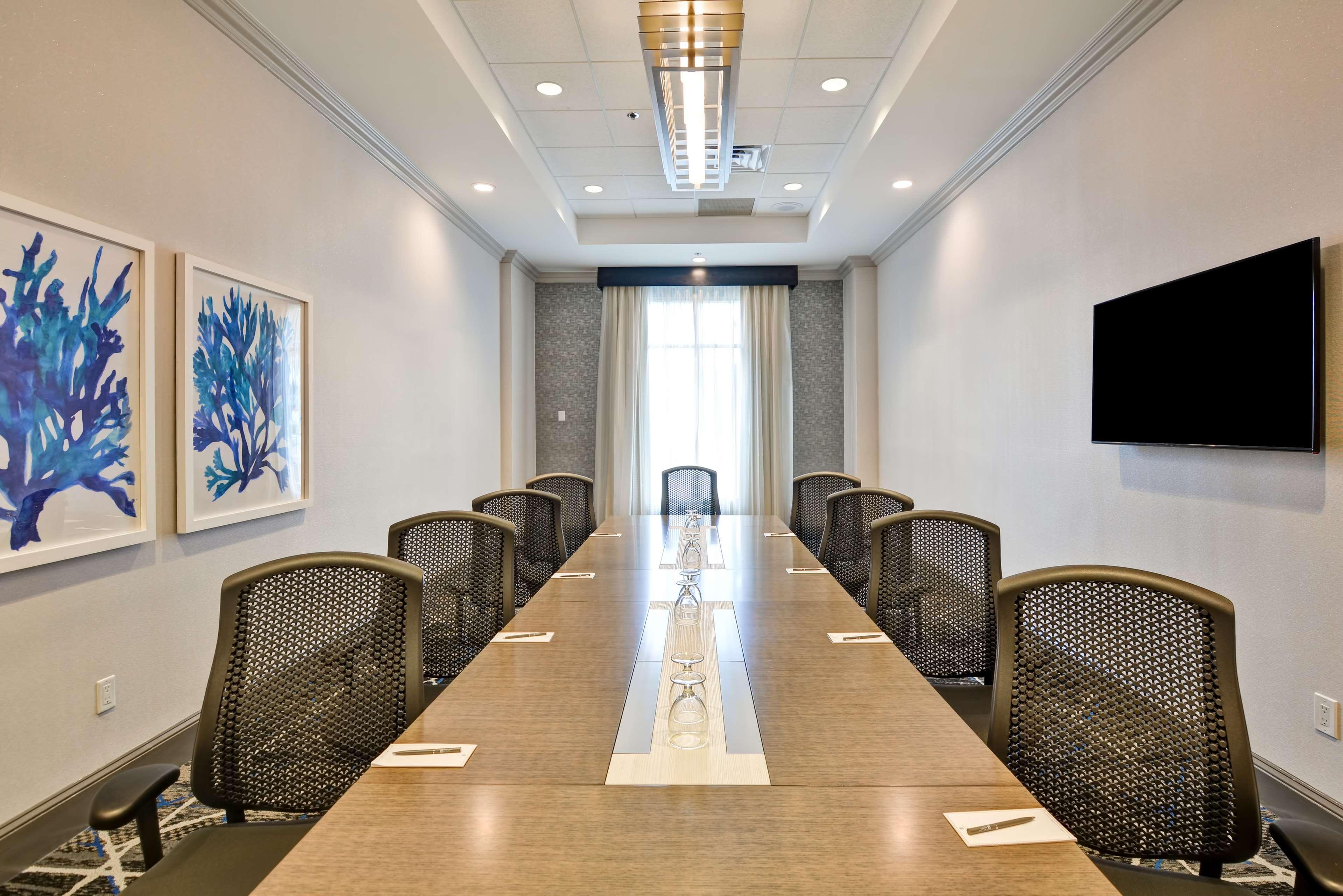 Embassy By Hilton Miami International Airport 4*