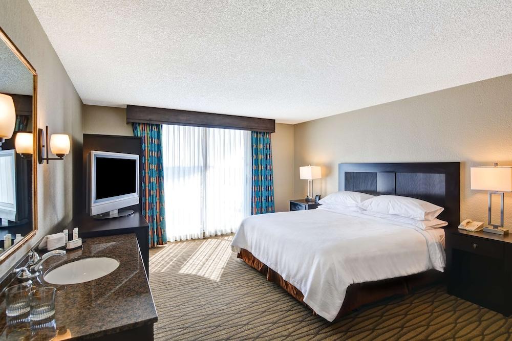 Hotel Embassy By Hilton Miami International Airport 4*
