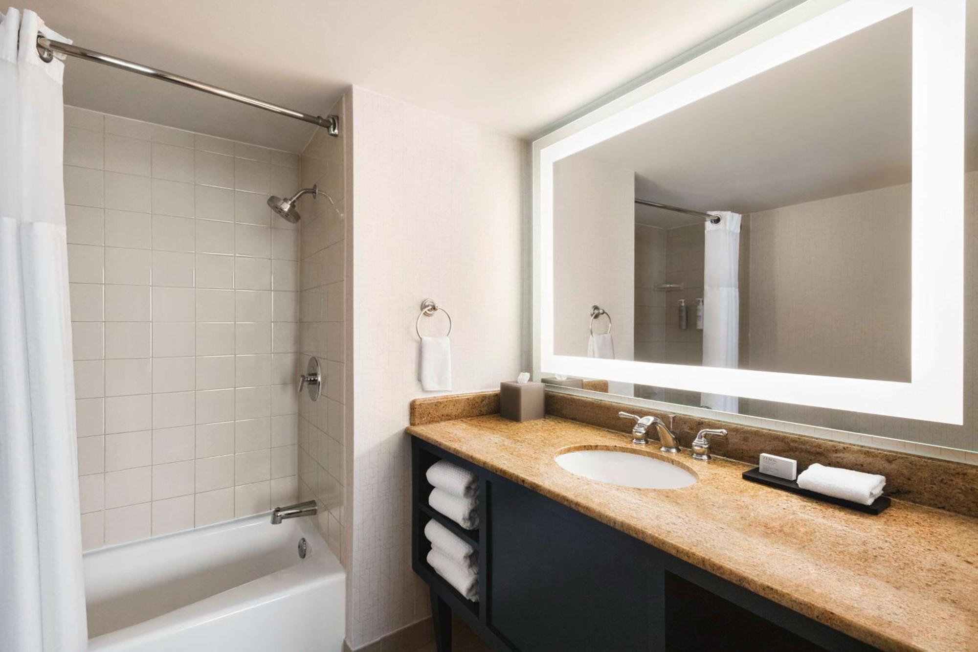 Embassy By Hilton Miami International Airport Hotel