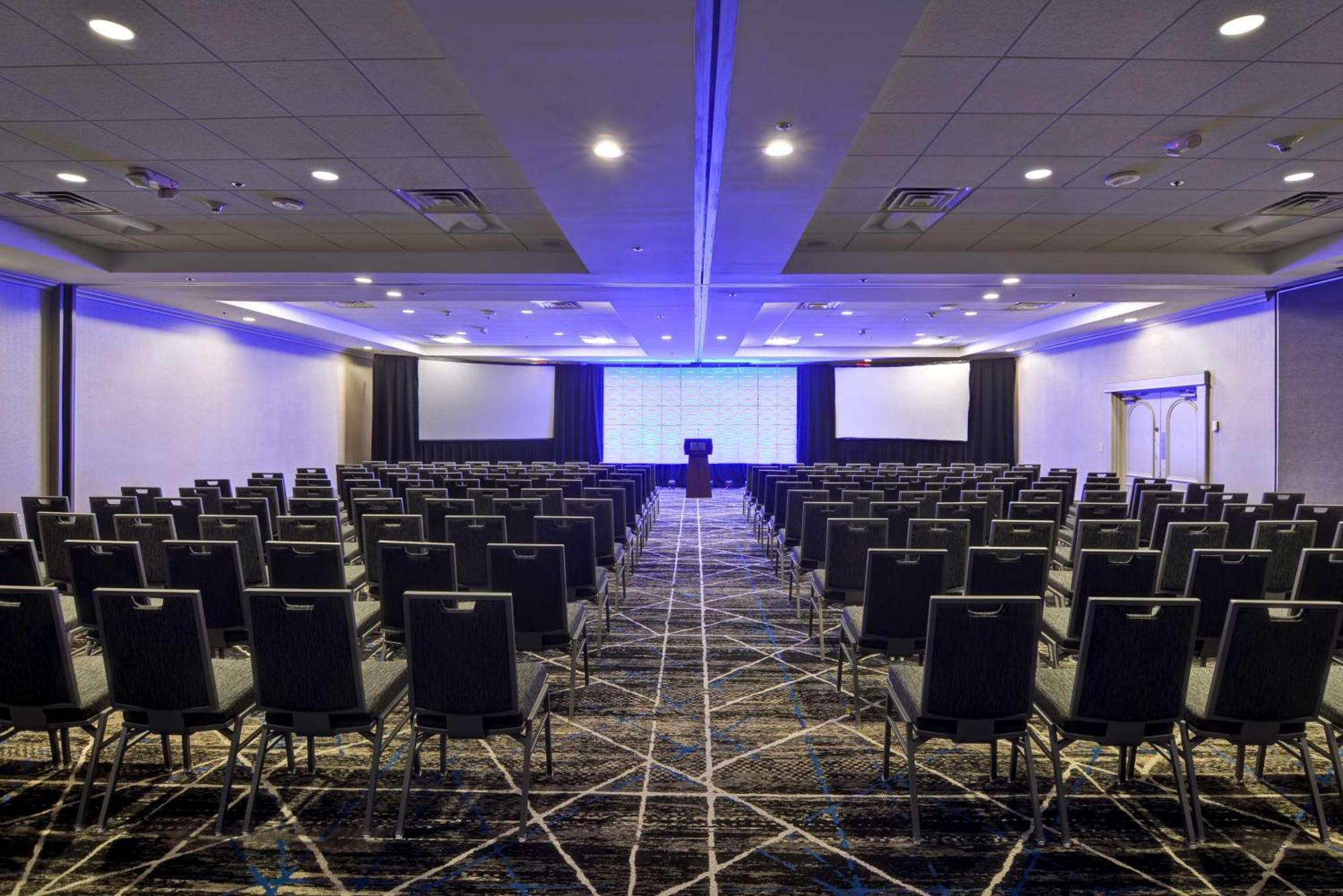 Embassy By Hilton Miami International Airport 4*