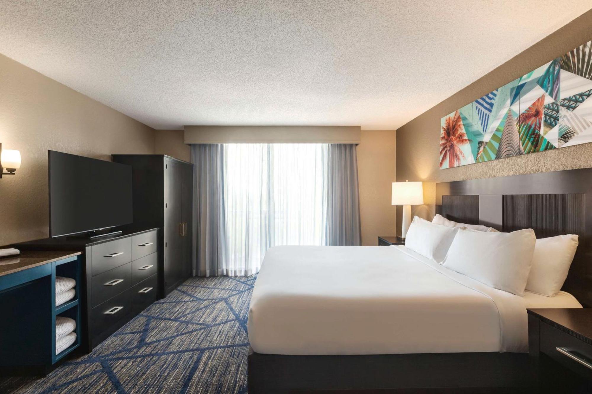 Embassy By Hilton Miami International Airport 4*