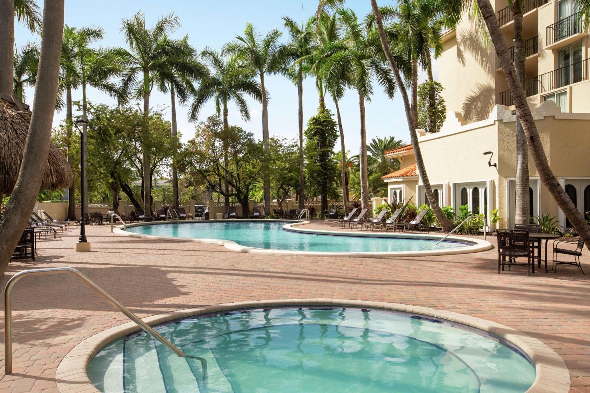 Hotel Embassy By Hilton Miami International Airport