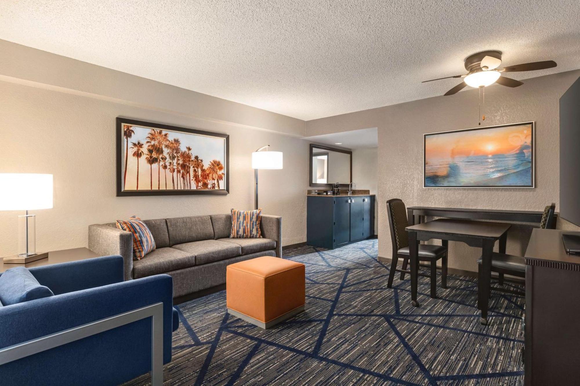 Hotel Embassy By Hilton Miami International Airport