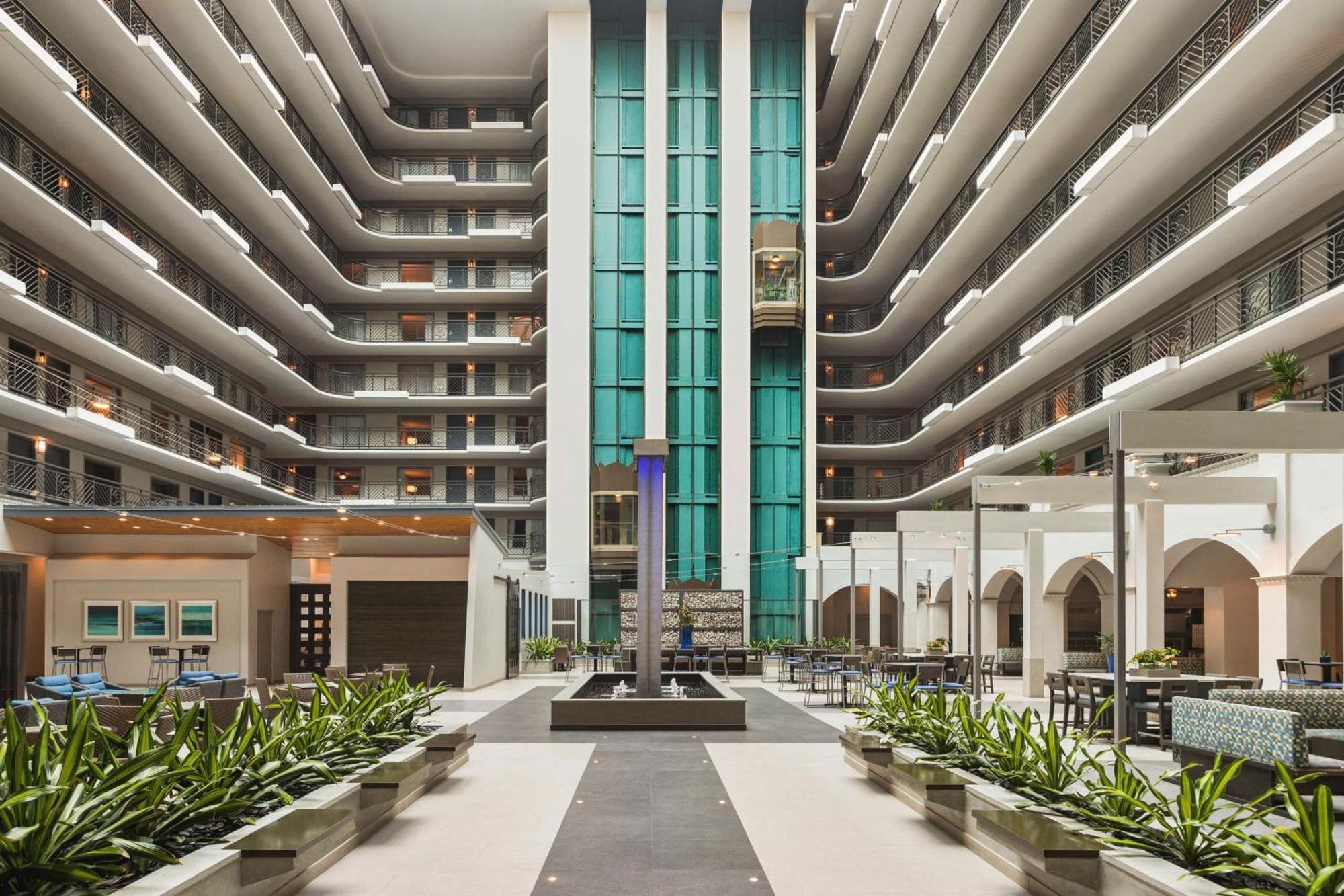 Hotel Embassy By Hilton Miami International Airport 4*