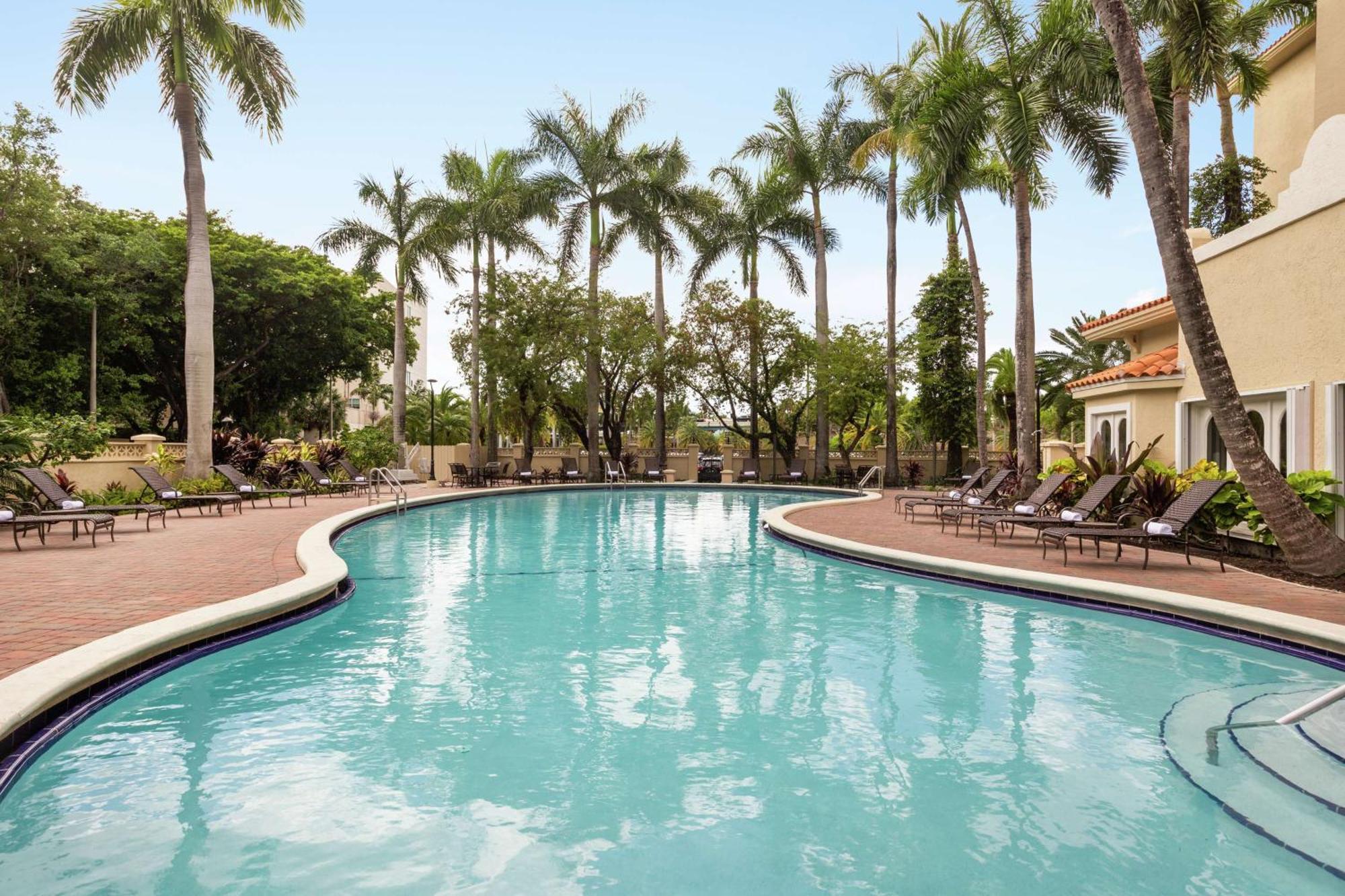 Embassy By Hilton Miami International Airport Hotel 4*