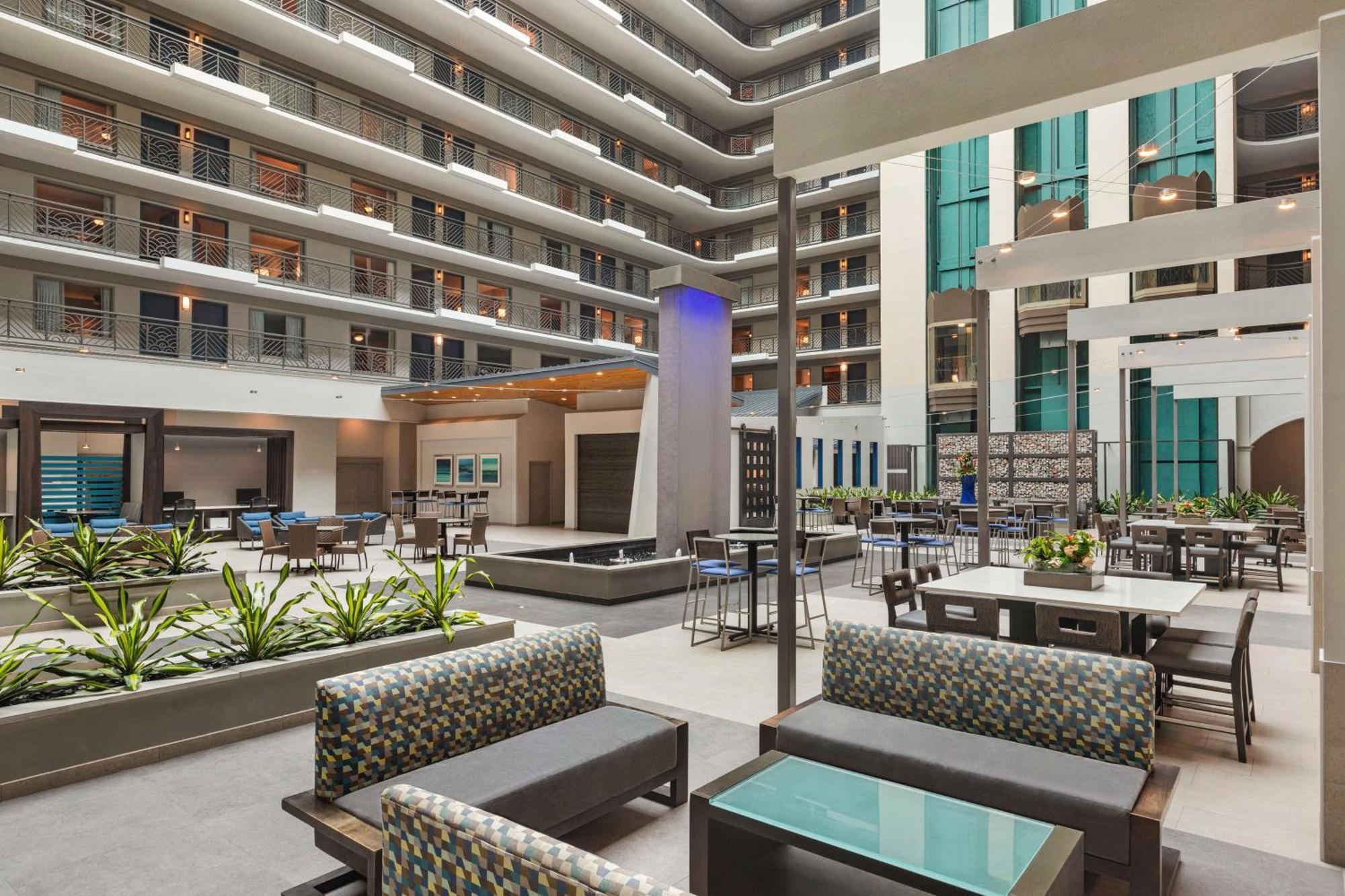 Hotel Embassy By Hilton Miami International Airport 4*